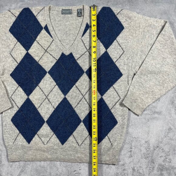 Lord & Taylor Mens XL 100% Lambs wool VNeck Grey Blue Argyle Sweater - Picture 5 of 6